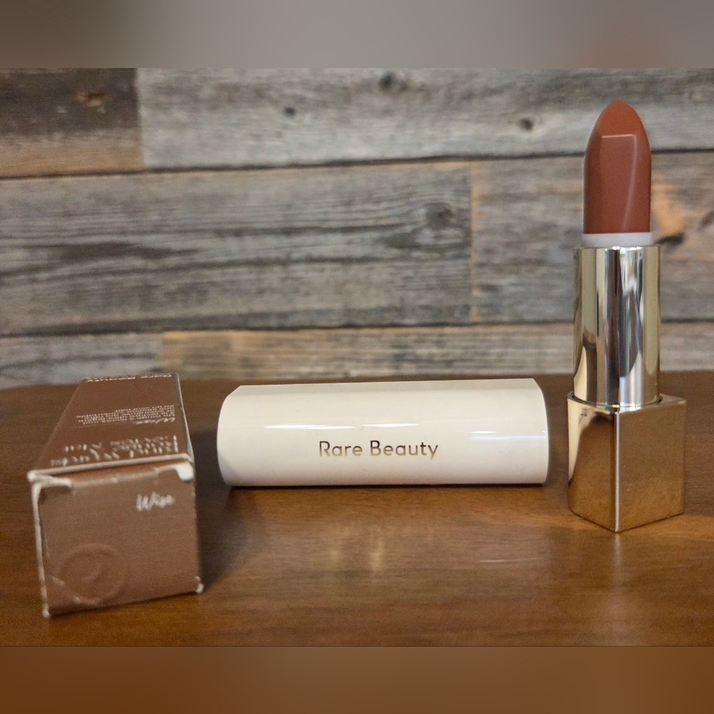 Rare Beauty- Kind Words Matte Lipstick Wise - Warm Brown Nude - Picture 5 of 13